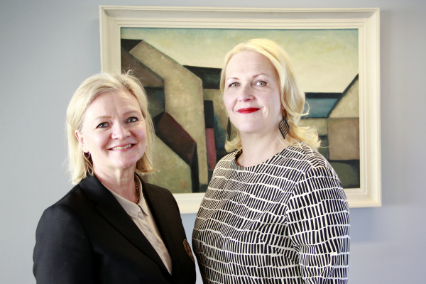 Kuvassa opetusneuvokset Marjo Rissanen ja Marjaana Manninen