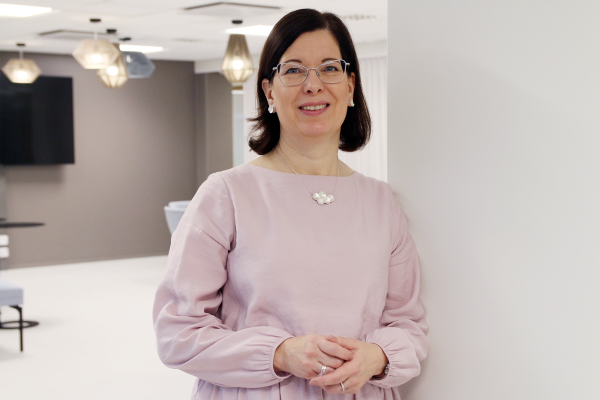 Kansainvälistyminen-päätoiminnon johtaja Minna Koutaniemi.