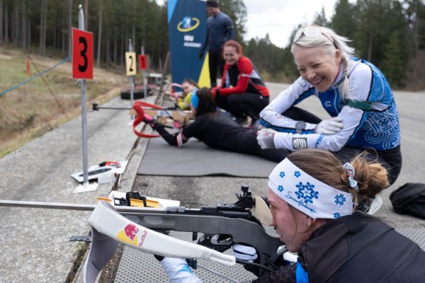 Ampumahiihtoharjoitukset käynnissä.