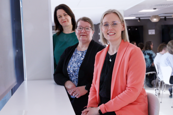 Kati Kaplin, Kati Costiander ja Heidi Usmi.