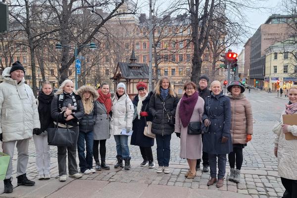 Opiskelijat esittelivät Helsinkiä arviointiimille. 