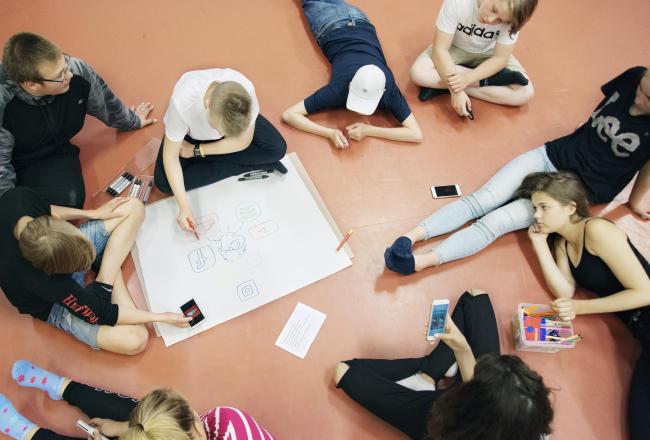 Children working together