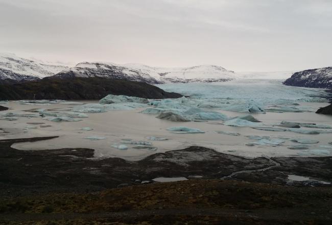 Vatnajökull jäätikön reunaa Höfningn läheltä