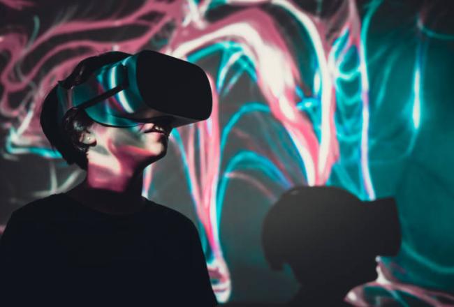 Virtuaalitodellisuus empatian työkaluna