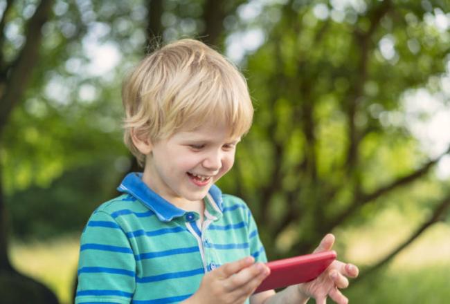 Pienten lasten digitaalinen lukutaito