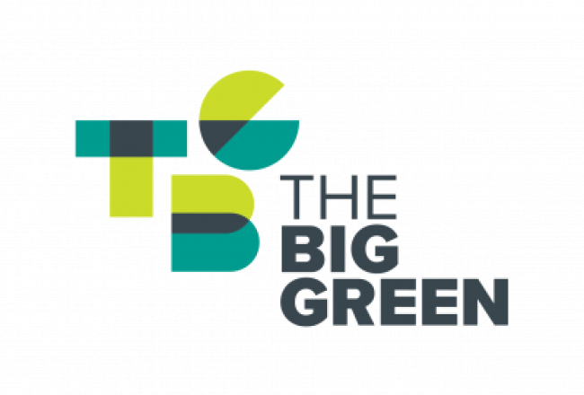 Logo,jossa mustalla, vihreällä ja keltaisella kirjaimet TBC sekä teksti The Big Green