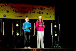 Oppilaat juontavat Koulurauhaa