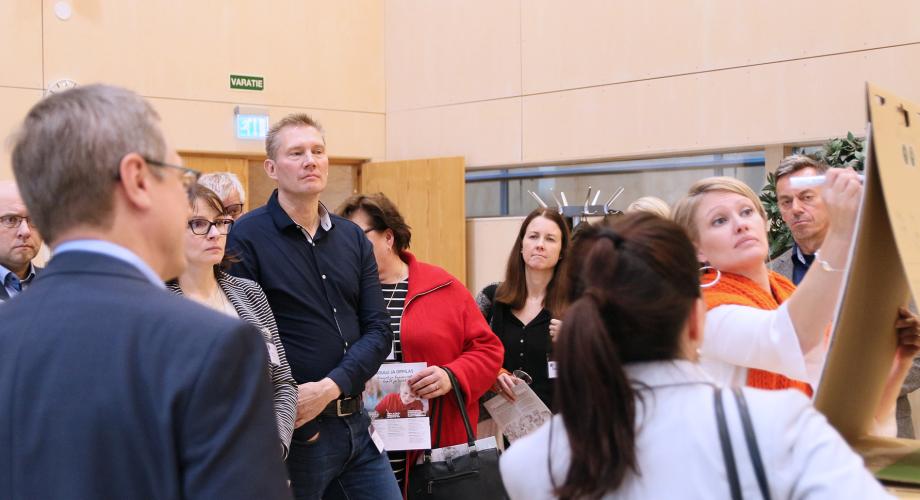 Peruskoulufoorumin työpajatyöskentelyä Turussa