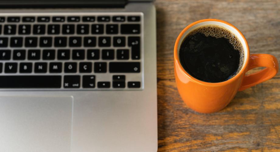 EDUFI HigherEd Webinars tietokone ja kahvi