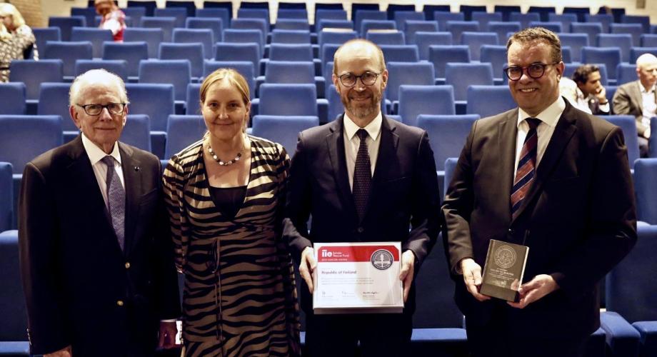  Kuvassa IIE:n johtaja Allan Goodman, opetusneuvos Maija Airas, Suomen Belgian-suurlähettiläs Jouko Leinonen ja kansainvälistyminen-päätoiminnon johtaja Samu Seitsalo.