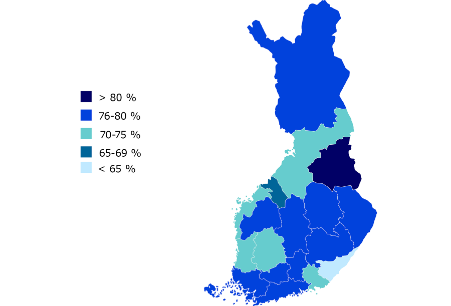 Suomen kartta, jolla näkyy 1–6-vuotiaiden osallistuminen varhaiskasvatukseen eri puolilla maata. Yleisimmin osallistumisaste vaihtelee 75 ja 85 prosentin välillä. Ääripäissä ovat Kainuu, jossa yli 80 % lapsista on varhaiskasvatuksessa, ja Etelä-Karjala, jossa osallistumisaste on alle 65 %. 